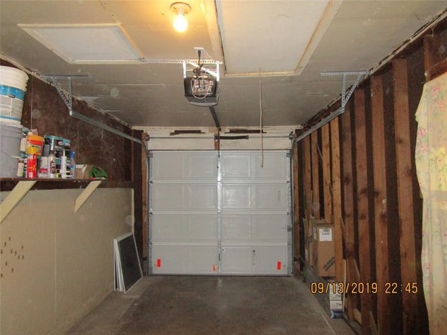 Building Photo - 6511 Hickman Ave