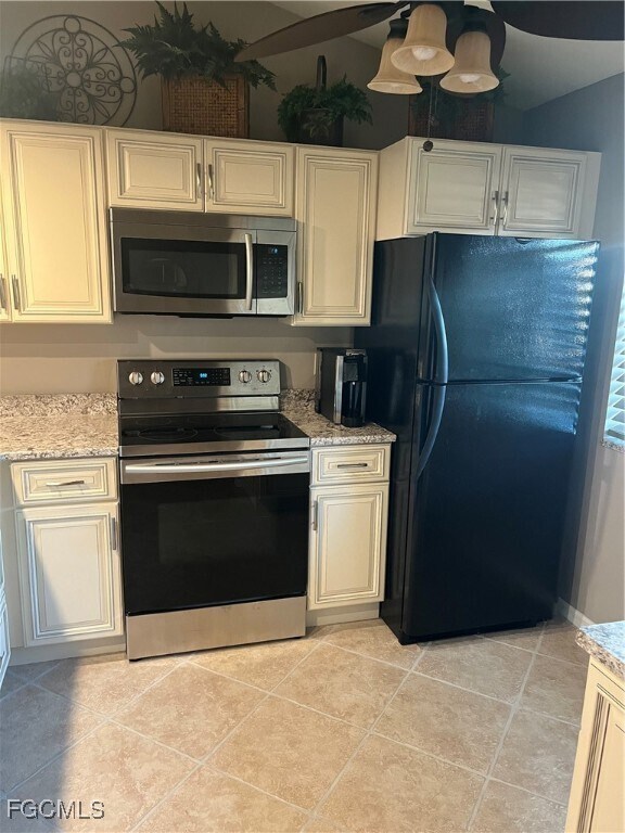 Foto del edificio - 13094 Cross Creek Ct