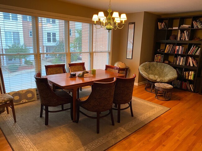 Foto del edificio - 163 Rockwell Ln