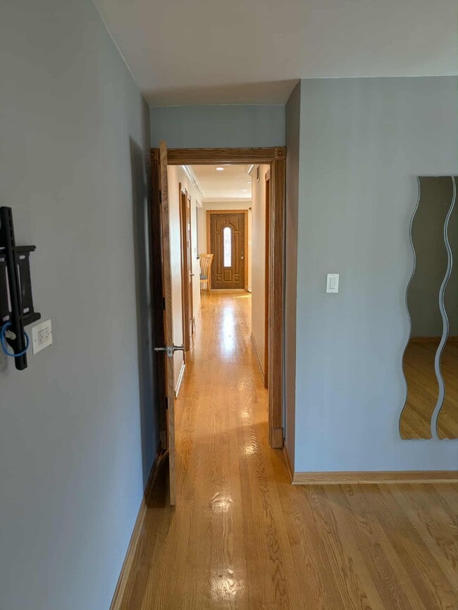 Foto del edificio - 10318 Addison Ave