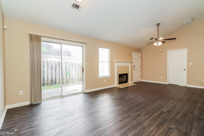 Building Photo - 1486 Fall Creek Dr