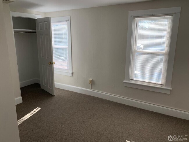 Building Photo - 63 Roosevelt St