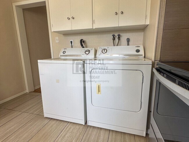 Foto del edificio - 4 Bedroom House in Tacoma!