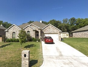 Building Photo - 7420 Rose Crest Blvd
