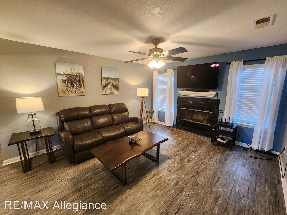 Primary Photo - 2 br, 2 bath House - 408 SEA POINTE CT. #101