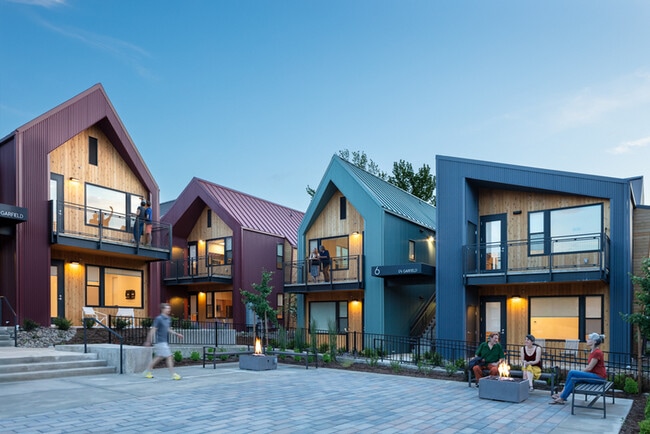 Building Photo - 184 Garfield St