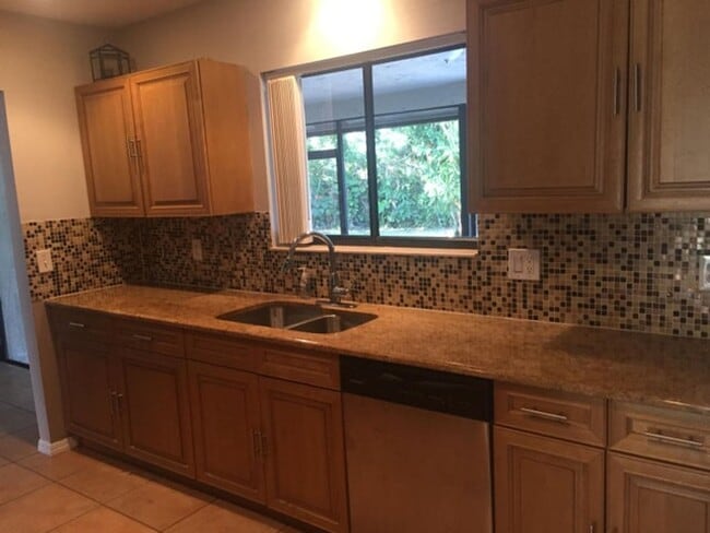 Foto del edificio - 4135 Bay Laurel Way