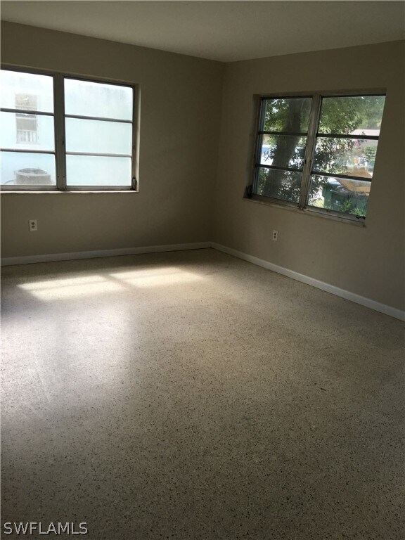 Foto del edificio - 912 San Remo Ave