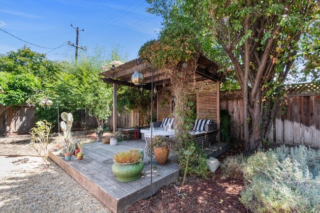 Foto del edificio - 2480 Peachtree Ln