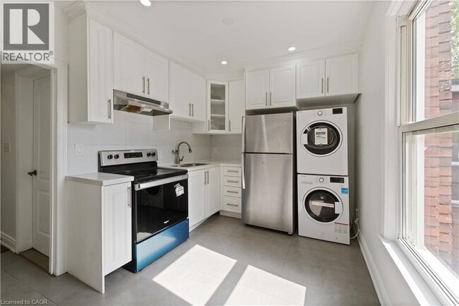 Photo du bâtiment - 934 Barton St E