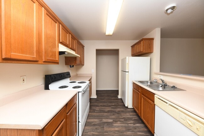 Fully equipped kitchen - Chapel Ridge of Ripley