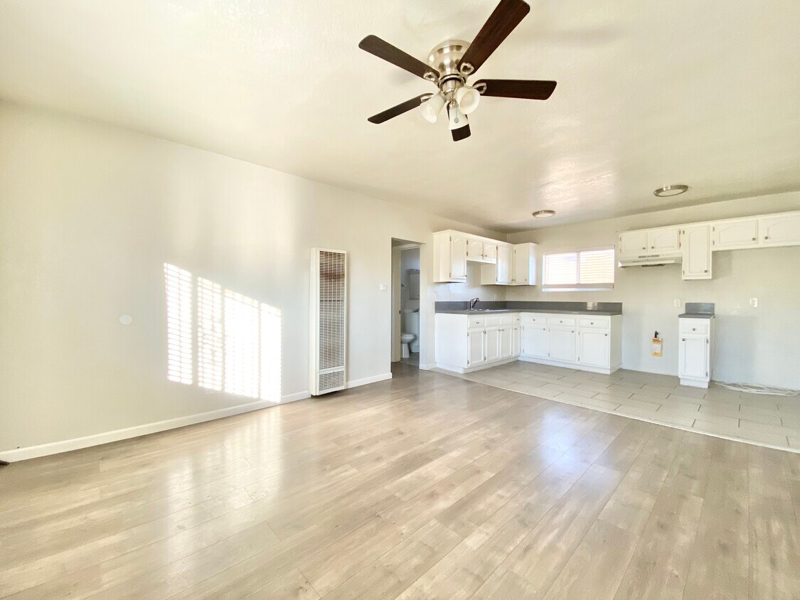 Foto principal - 1552 E 32nd St