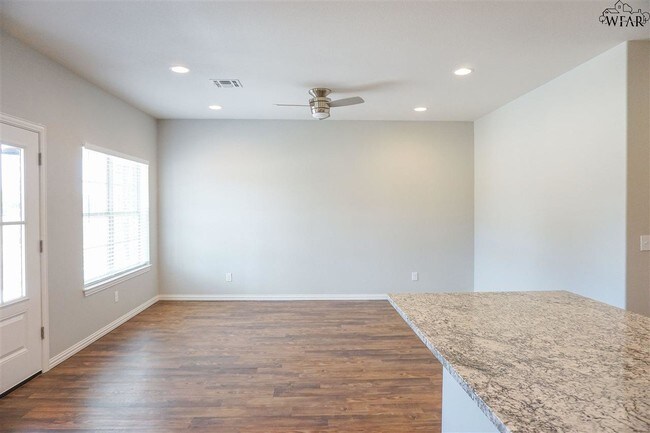 Building Photo - 4705 Belair Blvd
