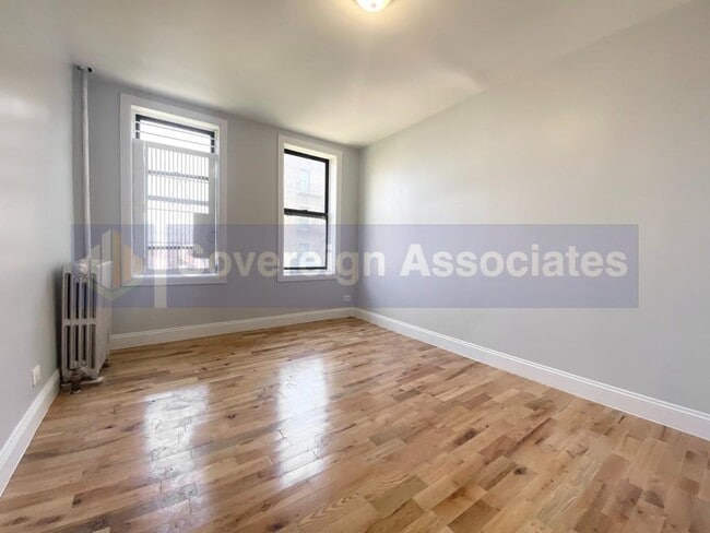 Building Photo - 24 Thayer St