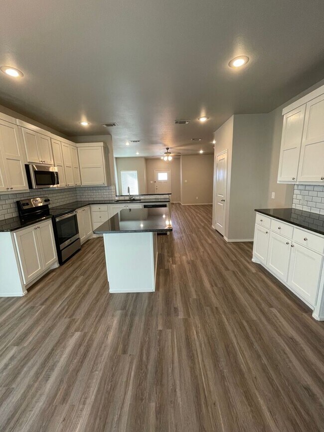 Foto del edificio - Beautiful Home Minutes from Lubbock's Finest!