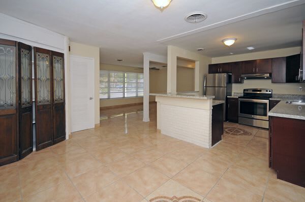 Foto del edificio - 4998 NW 3rd Ave