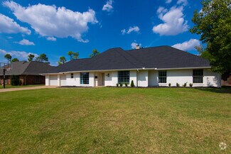 Building Photo - 3025 Regency Ct