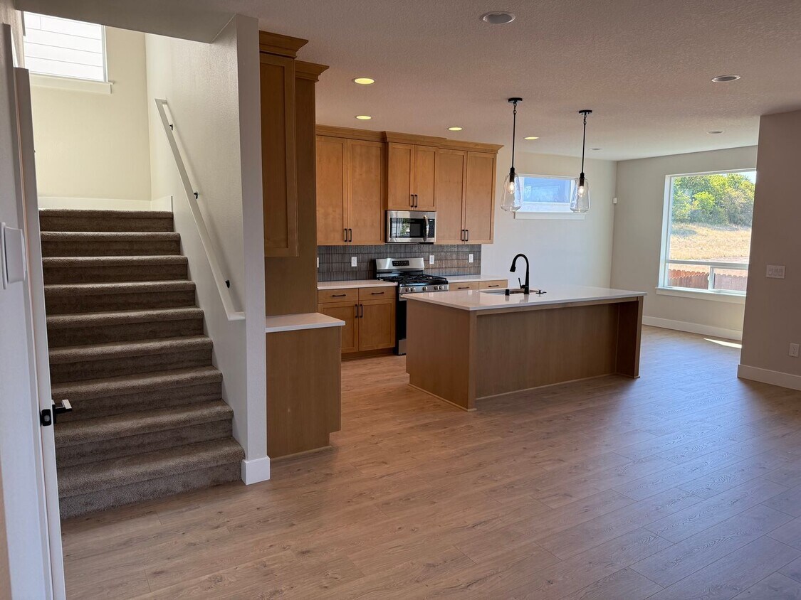 Foto principal - NEW CONSTRUCTION! BRAND NEW EVERYTHING! BE...
