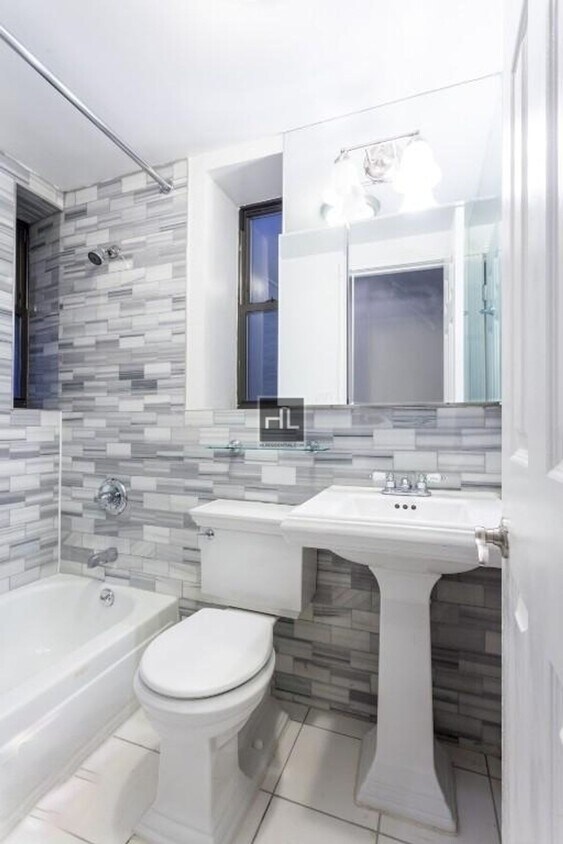 Building Photo - Mott Street