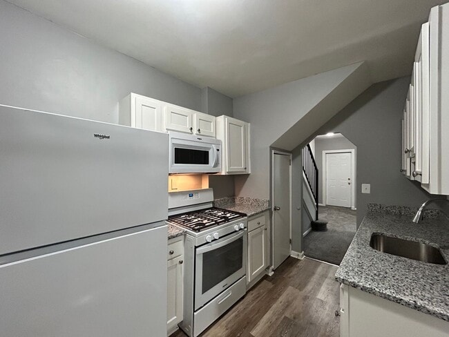 Photo - Baltimore - 3 Bedrooms, 1 Bathrooms Available! House