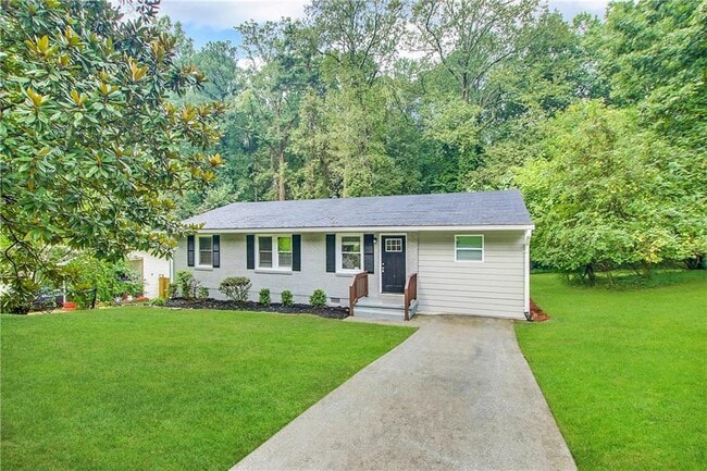 Building Photo - 2287 Meadowlane Dr SW