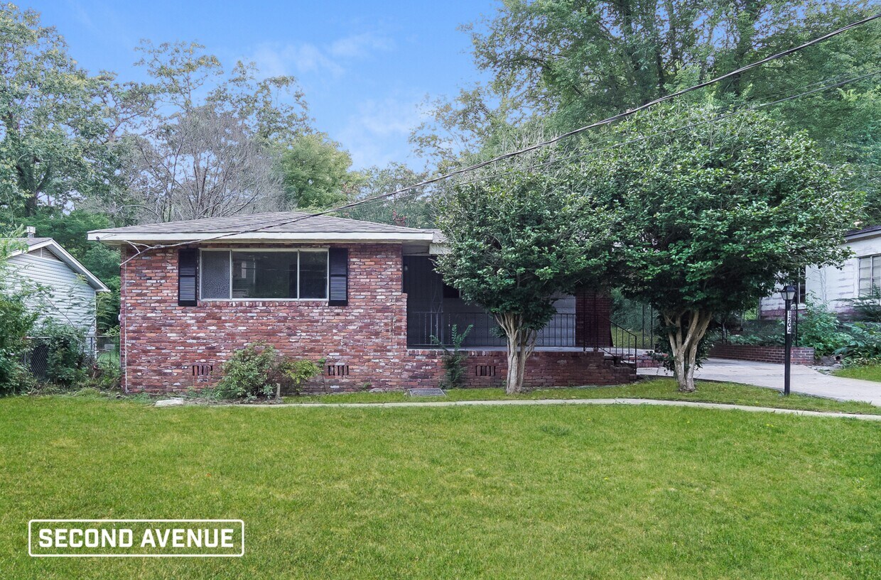 Primary Photo - 1204 Birchwood St