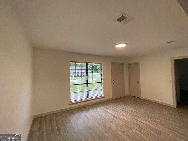 Building Photo - 205 Tapique Ln