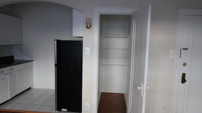 Foto del edificio - 1209 W Sherwin Ave