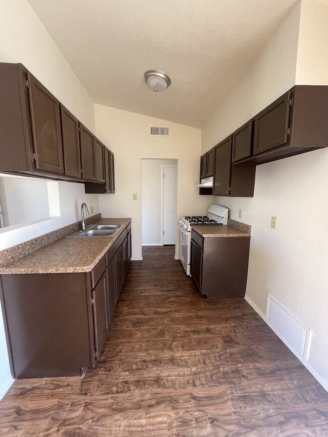 Building Photo - 1540 Raphael Cir