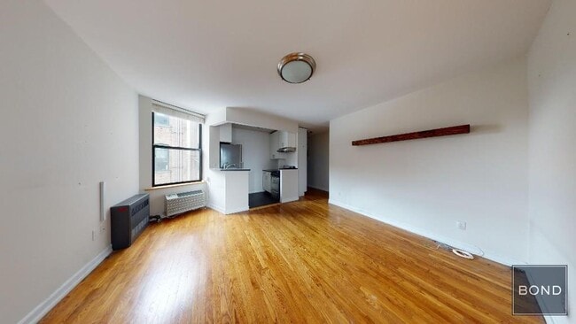 Building Photo - 240 Waverly Pl