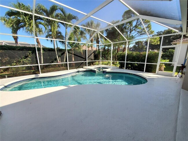 Foto del edificio - 5262 Far Oak Cir