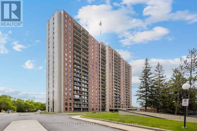 Photo du bâtiment - 665 Bathgate Dr