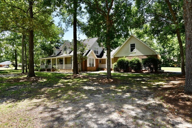 Foto del edificio - 4 Bedroom, 3 Bathroom Home. Richmond Hill ...
