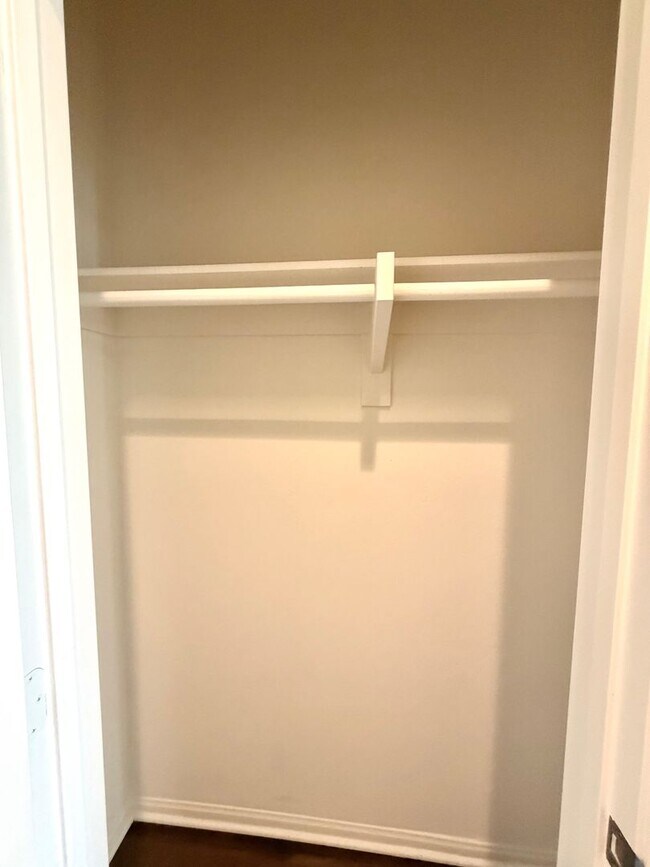 Foto del edificio - Open Concept 4 Bedroom Home Featuring Large Lot & 3-Car Garage