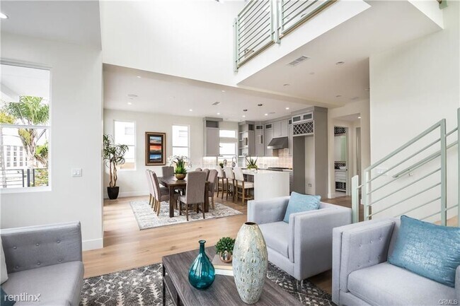 Foto del edificio - 304 N Catalina Ave