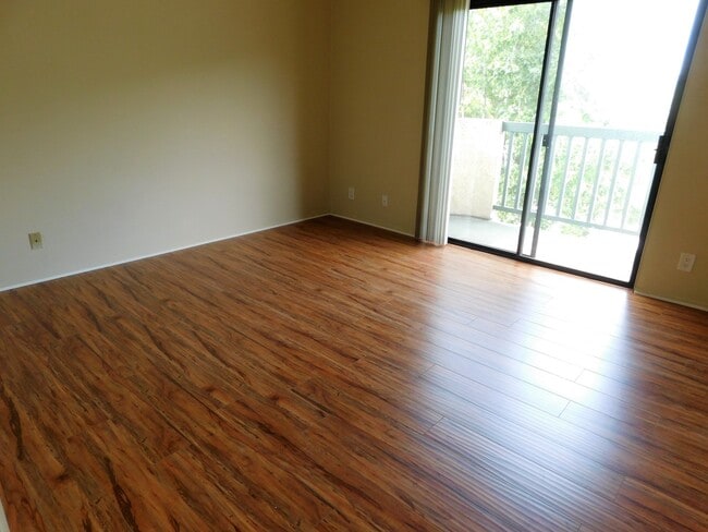 Building Photo - 1441 N Edison Blvd
