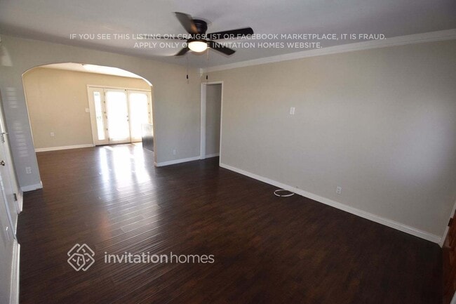 Building Photo - 212 E 185th St