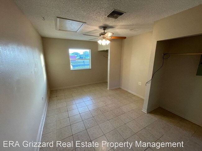 Building Photo - 4 br, 1.5 bath House - 1262 Padgett Circle