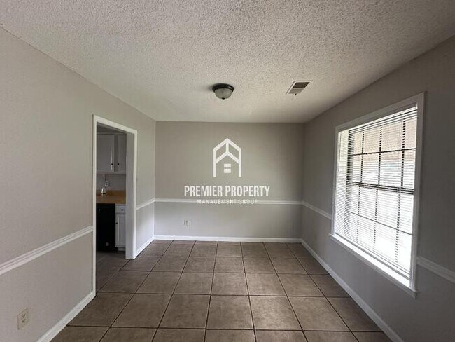 Foto del edificio - 6812 Starkenburg Ln