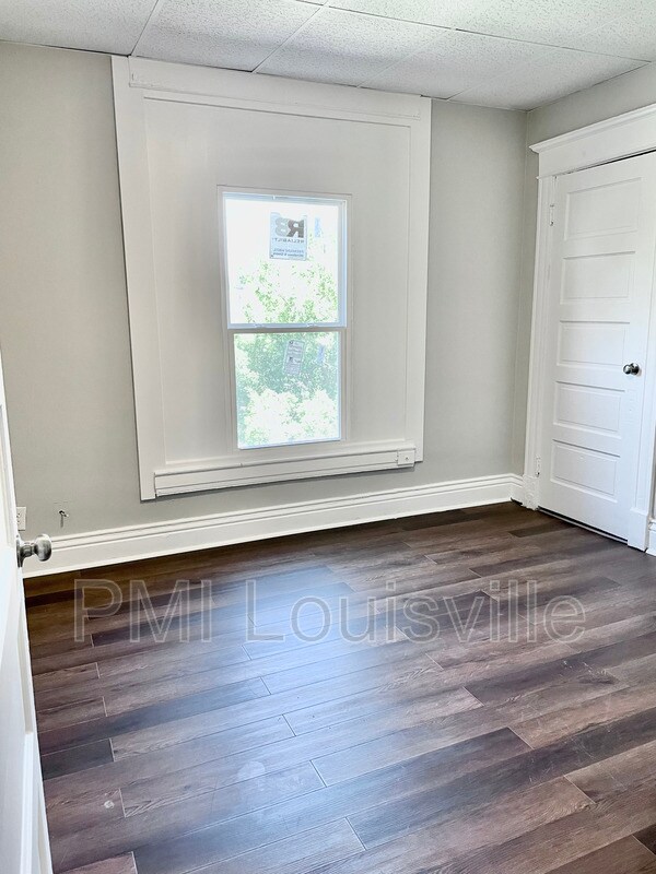 Foto del edificio - 4116 W Broadway