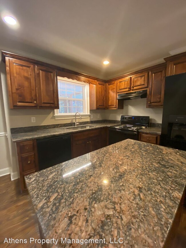 Foto del edificio - 3 br, 2 bath House - 545 S. Fifth Street