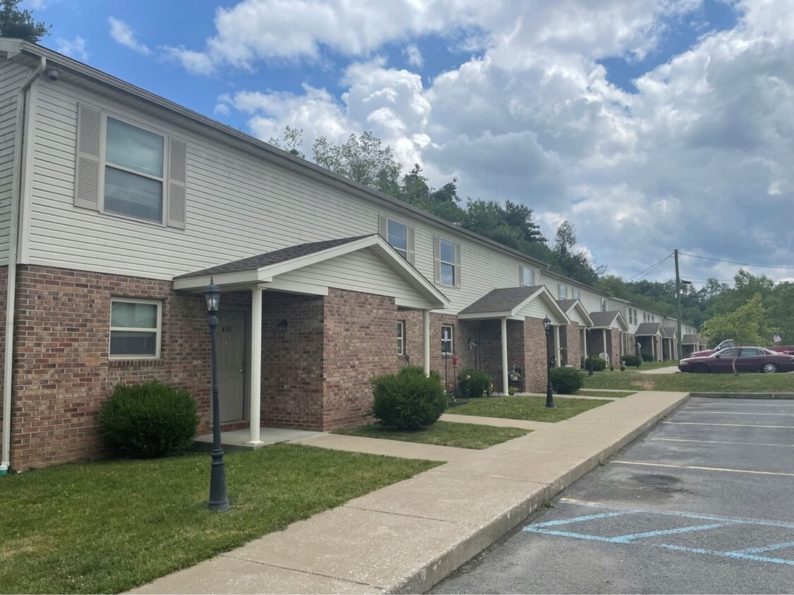 Primary Photo - 2 BR 40%