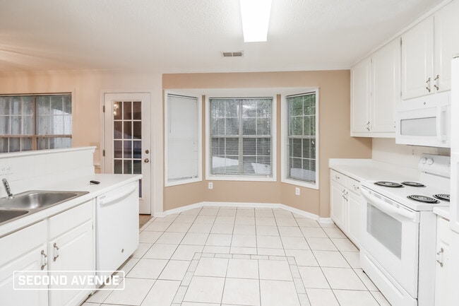 Building Photo - 10941 Thrasher Rd