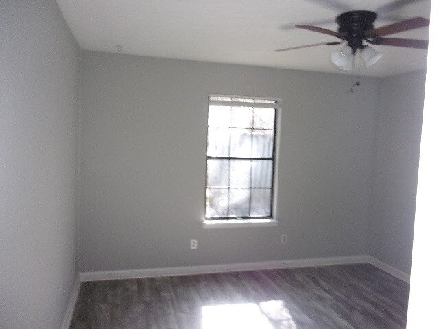 Foto del edificio - 2463 Raymond Diehl Rd