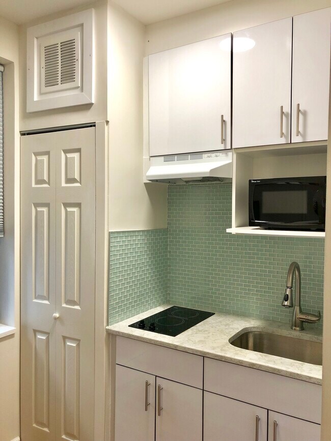Building Photo - 538 Jersey Ave