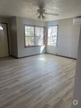 Building Photo - 1011 S Rinker Ave