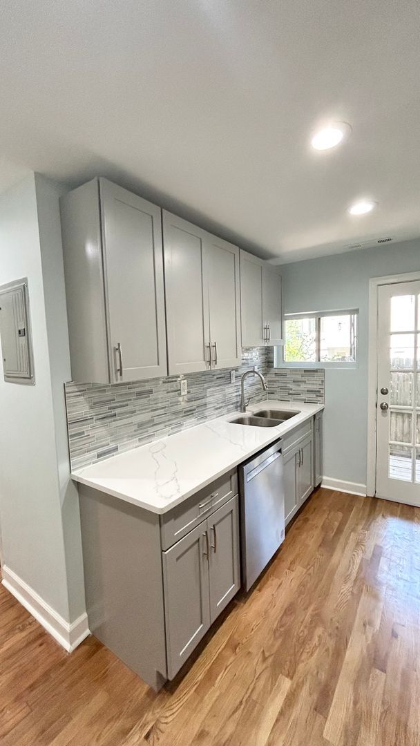 Building Photo - Cozy Remodeled Decatur 1 Bed-1 Bath DUPLEX...