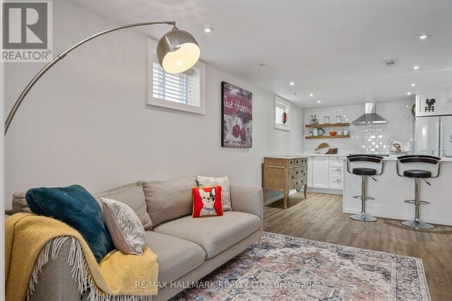 Building Photo - 19 Guild Hall Dr