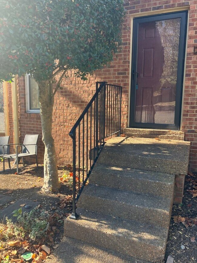 Foto del edificio - Newly renovated condo in Donelson