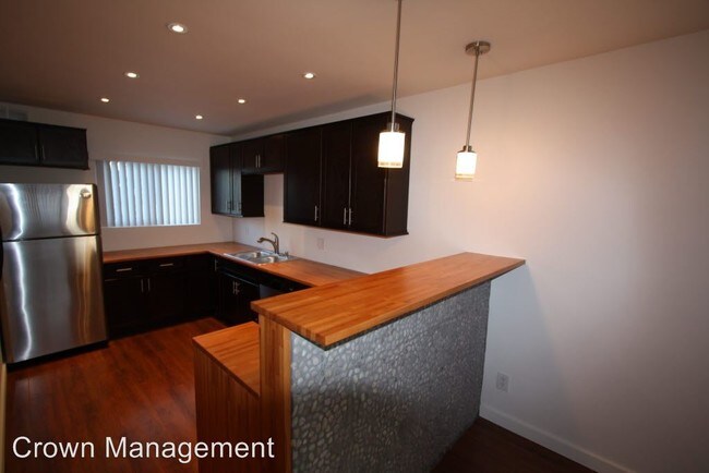 Building Photo - 4012 Ingraham St